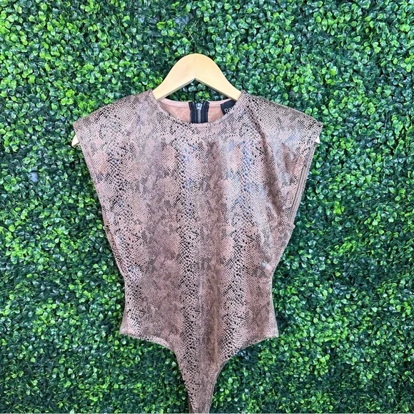 Brown snake print shoulder pad bodysuit nwt - Picture 1 of 6